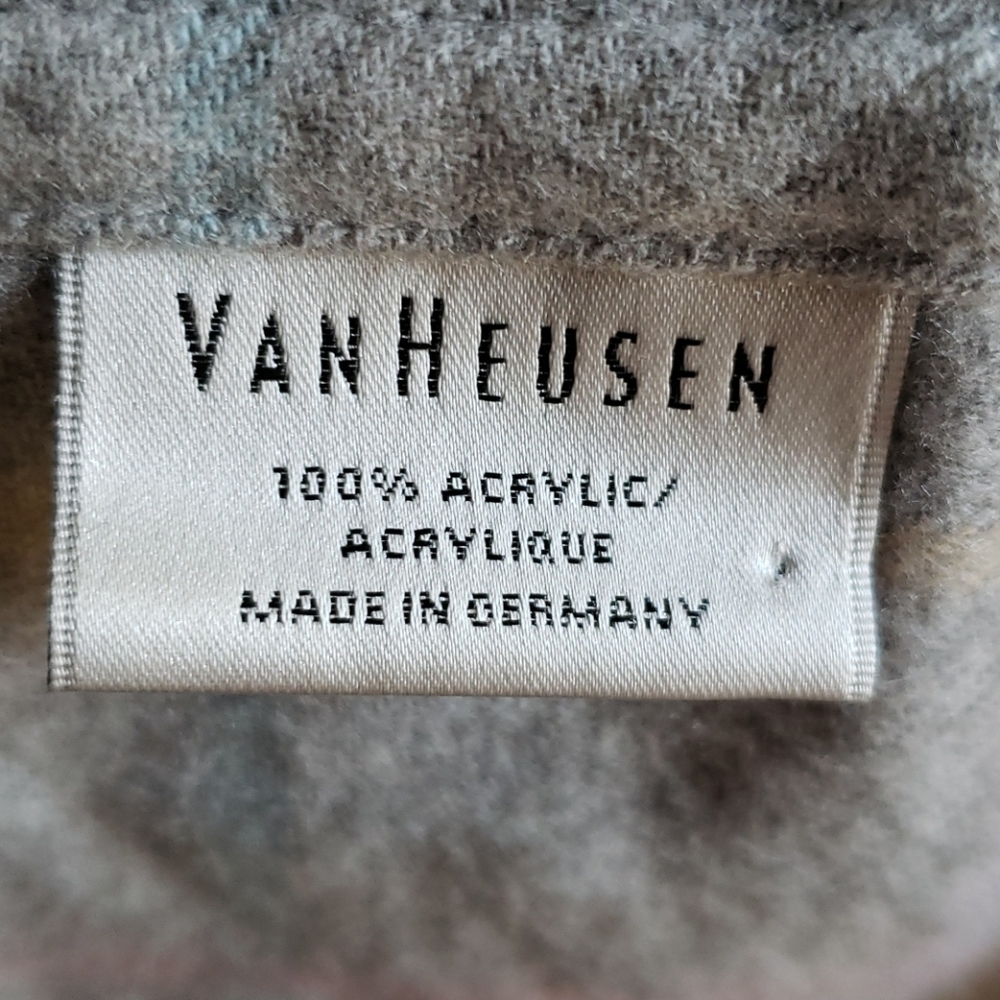 NWOT Fleece Infinity Scarf - Picture 3 of 3